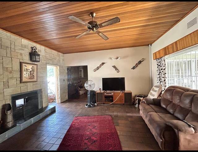 4 BEDROOM HOUSE FOR SALE IN SELCOURT